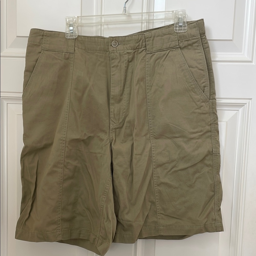 Tommy Bahama “Chip Shot” Cargo Shorts NWT, Khaki